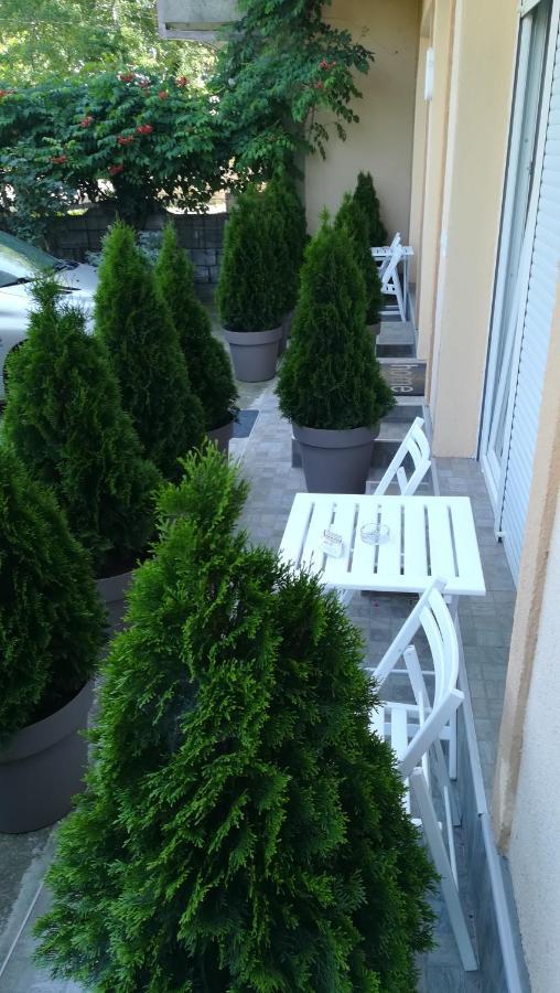 M4U Apartments Nis Bagian luar foto