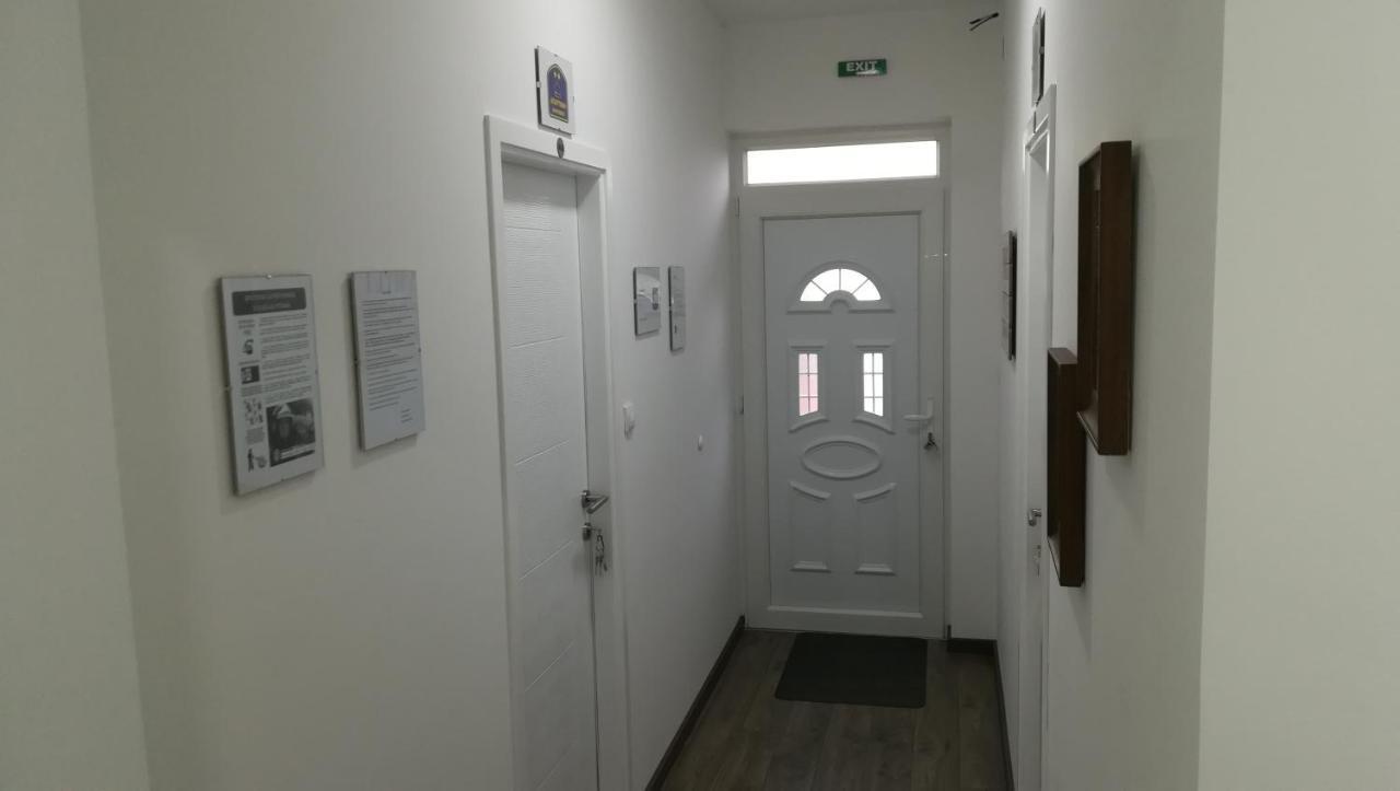M4U Apartments Nis Bagian luar foto