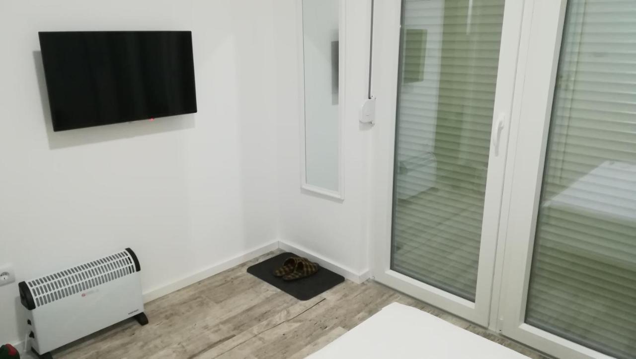 M4U Apartments Nis Bagian luar foto