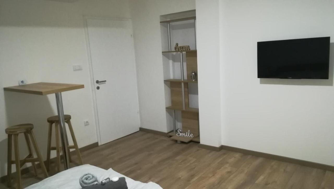 M4U Apartments Nis Bagian luar foto